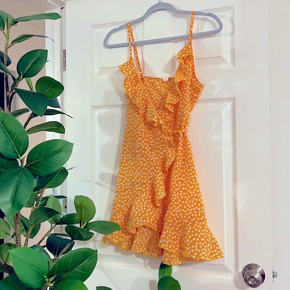 Super cute summer dress. Great for day or date night.